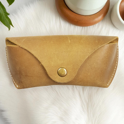 Curve Eyewear Holder - 1001